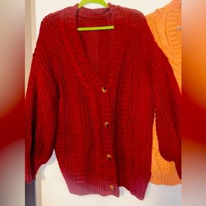 Cute oversized sweater!